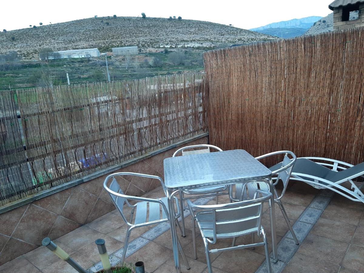 Hostal Escarla Aren Exterior photo